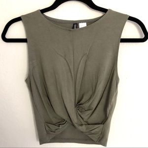 Fitted, cropped, green tank
